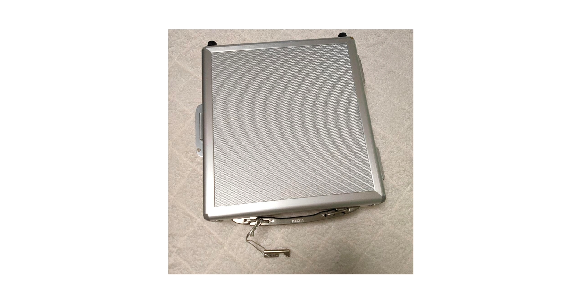 金庫（特殊金庫,サイズ小）銀行の貸金庫の中に入れる金庫 Amazon.co.jp: ノーブランド品 鋼金庫（特殊金庫, サイズ小） 銀行貸